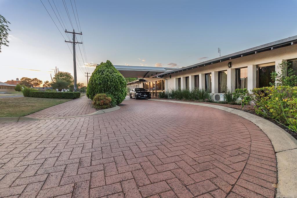 Banksia Motel Collie Buitenkant foto